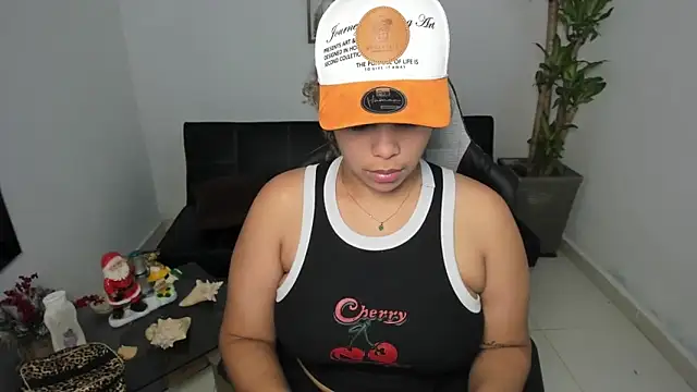 alyssannVhm online show from 12/10/24, 10:47