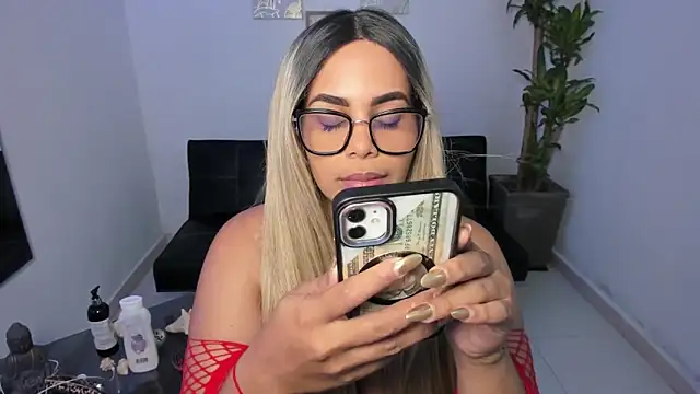 alyssannVhm online show from 01/15/25, 07:55