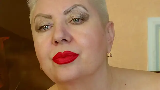 LadyPosh online show from 12/25/24, 01:42