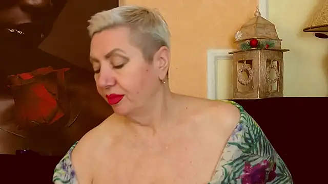 LadyPosh online show from 12/17/25, 11:11