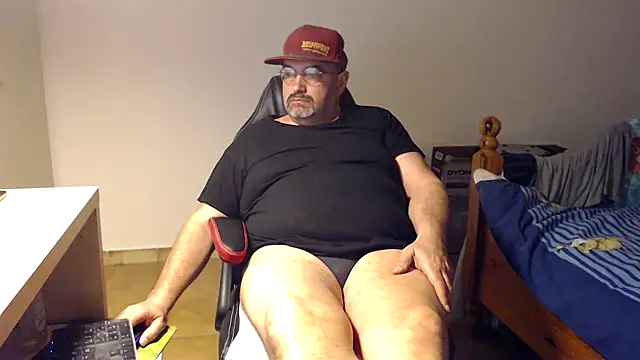 Snapshot of fraboys chatting on 03/15/26, 11:55 fraboys online show from 03/15/26, 11:55