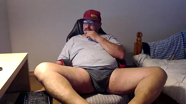 Snapshot of fraboys chatting on 04/23/26, 02:41 fraboys online show from 04/23/26, 02:41