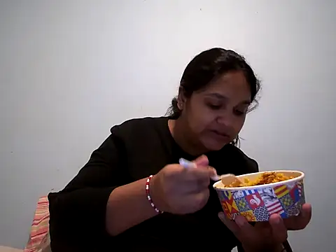 Indianbloom- online show from 09/19/25, 04:51