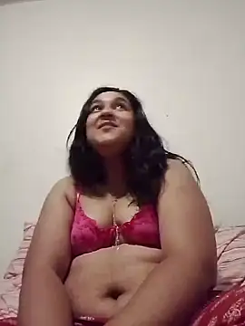 Snapshot of Indianbloom- chatting on 03/18/26, 03:26 Indianbloom- online show from 03/18/26, 03:26