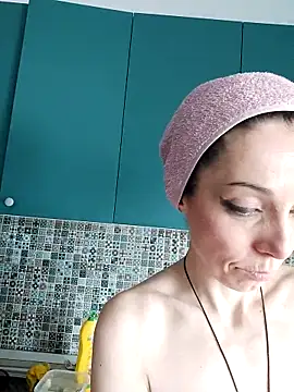 Snapshot of SoleilSustainable chatting on 03/22/26, 10:29 SoleilSustainable online show from 03/22/26, 10:29