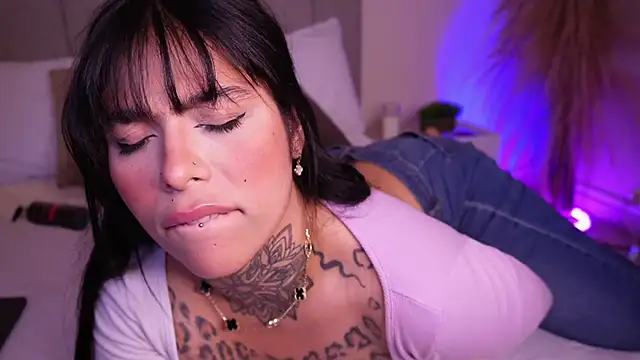 curvyliciousss online show from 02/03/25, 06:28