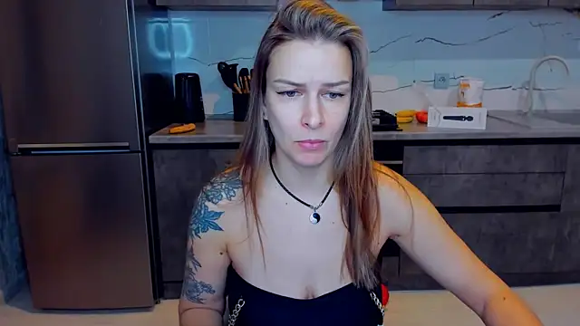 AlexiaDarren online show from 02/07/25, 03:52