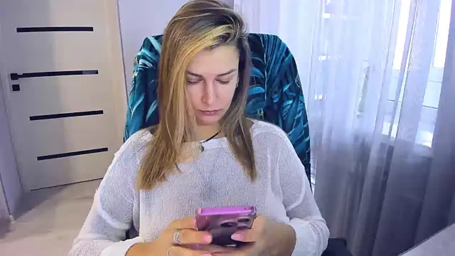 AlexiaDarren online show from 12/04/25, 07:06