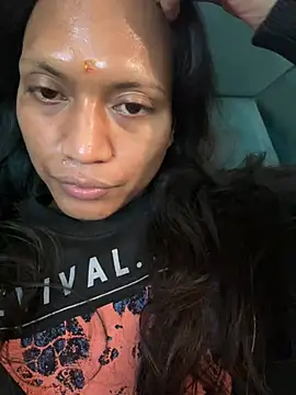 Snapshot of DarlingJenny22 chatting on 02/18/26, 05:42 DarlingJenny22 online show from 02/18/26, 05:42