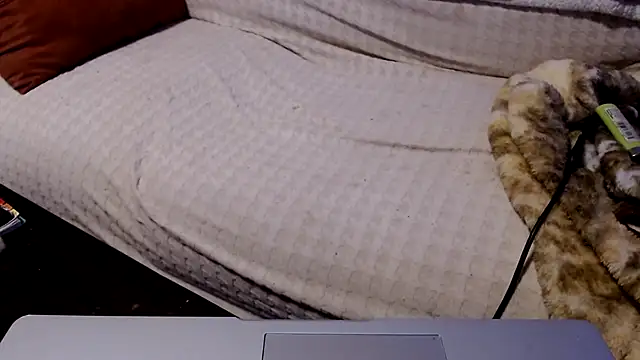 Snapshot of justinewe69 chatting on 12/04/25, 03:54 justinewe69 online show from 12/04/25, 03:54