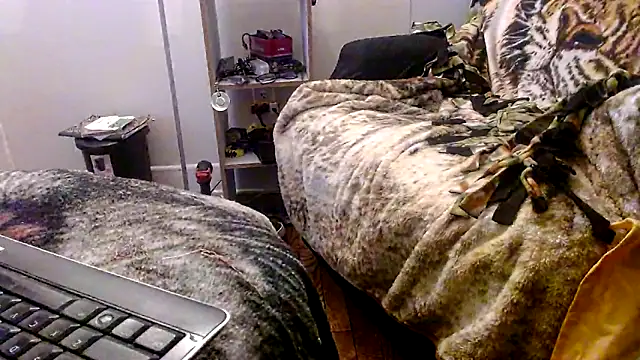 Snapshot of justinewe69 chatting on 01/06/26, 03:43 justinewe69 online show from 01/06/26, 03:43