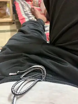 Snapshot of Rocky_1907 chatting on 02/25/25, 09:13 Rocky 1907 online show from 02/25/25, 09:13