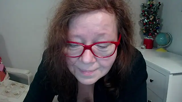 Snapshot of Adelewildx chatting on 01/08/25, 07:45 Adelewildx online show from 01/08/25, 07:45