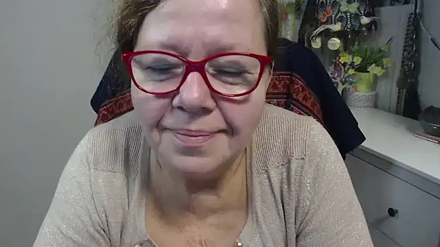 Adelewildx online show from 11/12/25, 04:13