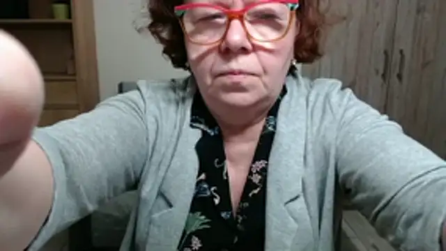Adelewildx online show from 05/08/26, 07:30