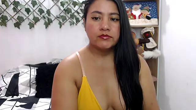 BellaBellosinia online show from 12/21/24, 02:52