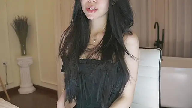 Snapshot of IsMiMi chatting on 01/17/26, 11:08 IsMiMi online show from 01/17/26, 11:08