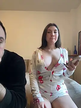 Snapshot of couplepenetration chatting on 01/13/25, 10:36 couplepenetration online show from 01/13/25, 10:36