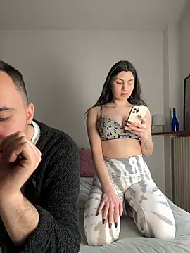 Snapshot of couplepenetration chatting on 02/13/25, 02:31 couplepenetration online show from 02/13/25, 02:31