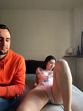 Snapshot of couplepenetration chatting on 03/07/25, 12:23 couplepenetration online show from 03/07/25, 12:23