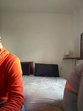 Snapshot of couplepenetration chatting on 03/20/25, 01:37 couplepenetration online show from 03/20/25, 01:37