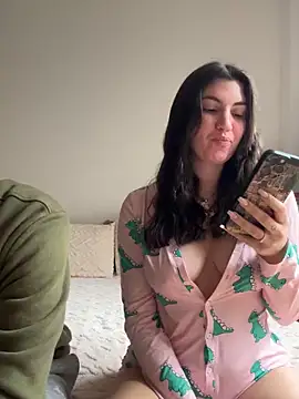 Snapshot of couplepenetration chatting on 11/26/25, 09:54 couplepenetration online show from 11/26/25, 09:54