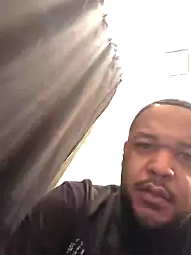 Snapshot of Oakcliffjacker chatting on 10/05/25, 11:41 Oakcliffjacker online show from 10/05/25, 11:41