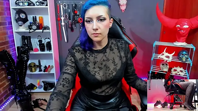 Snapshot of Mistress_Yelena chatting on 05/01/26, 11:31 Mistress Yelena online show from 05/01/26, 11:31