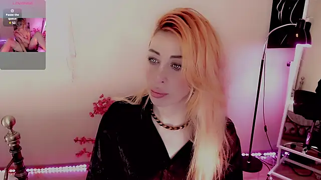 Snapshot of AnnieGOld_ chatting on 01/05/25, 07:28 AnnieGOld  online show from 01/05/25, 07:28