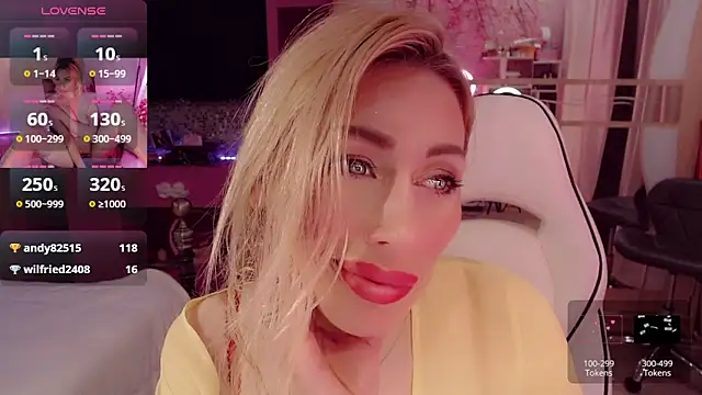 Snapshot of AnnieGOld_ chatting on 11/05/25, 06:41 AnnieGOld online show from 11/05/25, 06:41