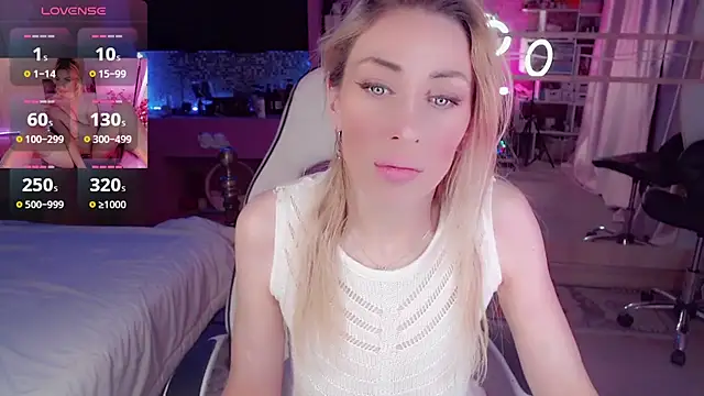 Snapshot of AnnieGOld_ chatting on 01/09/26, 11:50 AnnieGOld online show from 01/09/26, 11:50