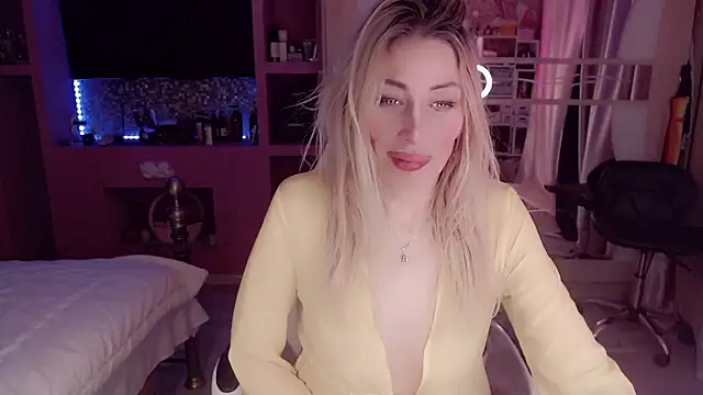 Snapshot of AnnieGOld_ chatting on 01/10/26, 11:31 AnnieGOld online show from 01/10/26, 11:31