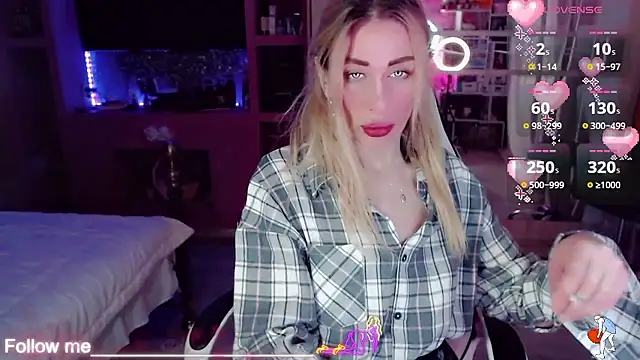 Snapshot of AnnieGOld_ chatting on 01/17/26, 10:46 AnnieGOld online show from 01/17/26, 10:46