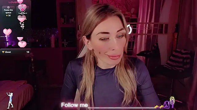 Snapshot of AnnieGOld_ chatting on 03/15/26, 12:16 AnnieGOld online show from 03/15/26, 12:16