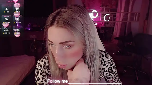 Snapshot of AnnieGOld_ chatting on 03/28/26, 11:26 AnnieGOld online show from 03/28/26, 11:26