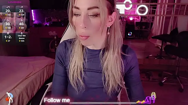 Snapshot of AnnieGOld_ chatting on 03/31/26, 09:48 AnnieGOld online show from 03/31/26, 09:48