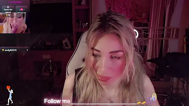 Snapshot of AnnieGOld_ chatting on 04/11/26, 10:58 AnnieGOld online show from 04/11/26, 10:58