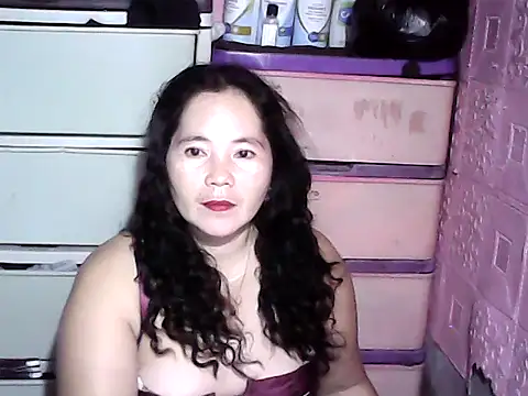 hotpusie 4u online show from 12/16/25, 01:05