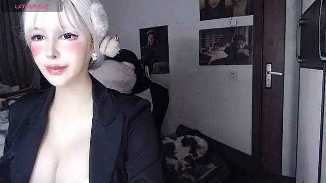 Snapshot of candy_cola chatting on 11/11/25, 05:40 candy cola online show from 11/11/25, 05:40