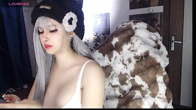 Snapshot of candy_cola chatting on 11/18/25, 02:54 candy cola online show from 11/18/25, 02:54