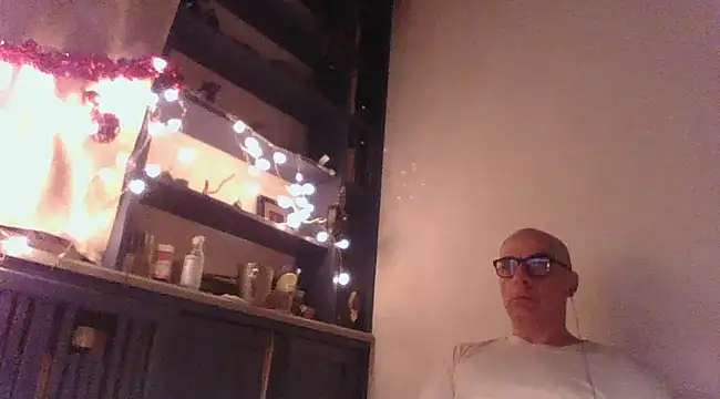 Snapshot of Valdorv666 chatting on 01/18/25, 04:26 Valdorv666 online show from 01/18/25, 04:26