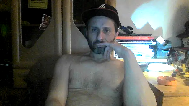 Snapshot of FireFox_Feel chatting on 03/08/25, 06:37 FireFox Feel online show from 03/08/25, 06:37