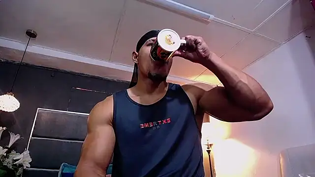 Snapshot of teddyfit19cm chatting on 01/14/26, 01:39 teddyfit19cm online show from 01/14/26, 01:39