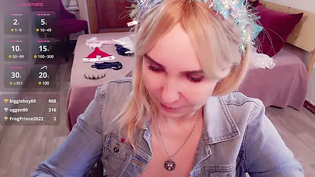 Snapshot of _unique_cam_ chatting on 12/29/24, 10:45 unique cam online show from 12/29/24, 10:45