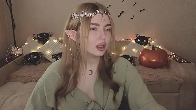 ViolettaLopez online show from 10/31/25, 11:22