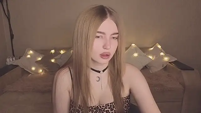 ViolettaLopez online show from 11/29/25, 02:42