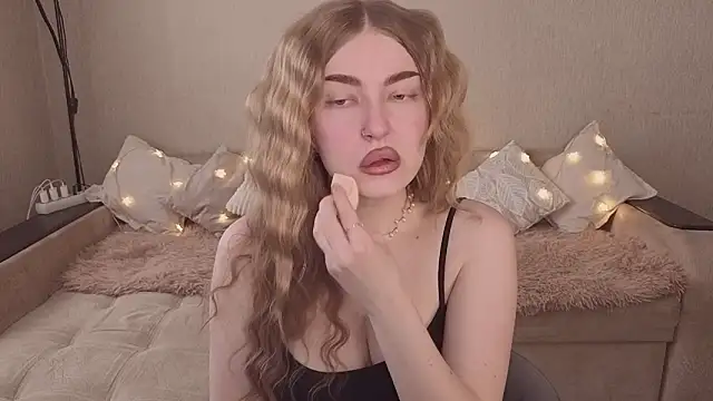 Snapshot of ViolettaLopez chatting on 03/20/26, 12:54 ViolettaLopez online show from 03/20/26, 12:54