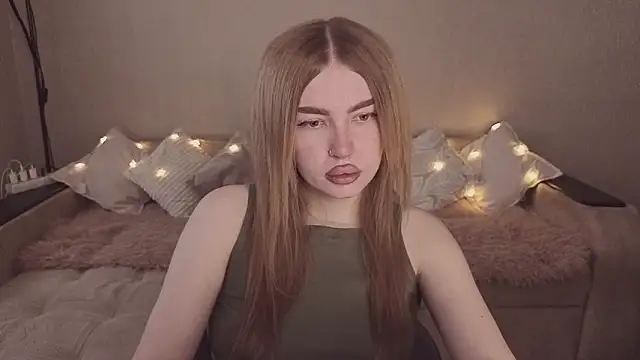 Snapshot of ViolettaLopez chatting on 04/02/26, 02:26 ViolettaLopez online show from 04/02/26, 02:26