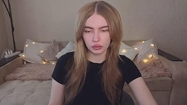 Snapshot of ViolettaLopez chatting on 05/04/26, 12:56 ViolettaLopez online show from 05/04/26, 12:56