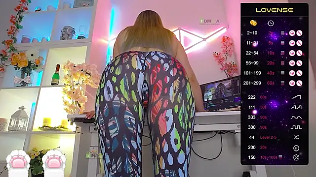 Elena-Marilyn online show from 01/26/25, 08:13